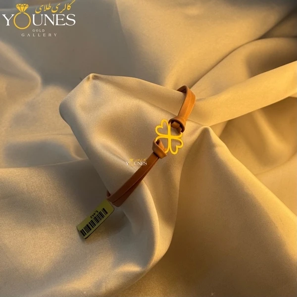 تصویر دوم دستبند طلا چرم دولاین شبدر